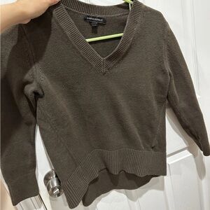 Banana Republic Women's V-Neck Sweater in Olive green